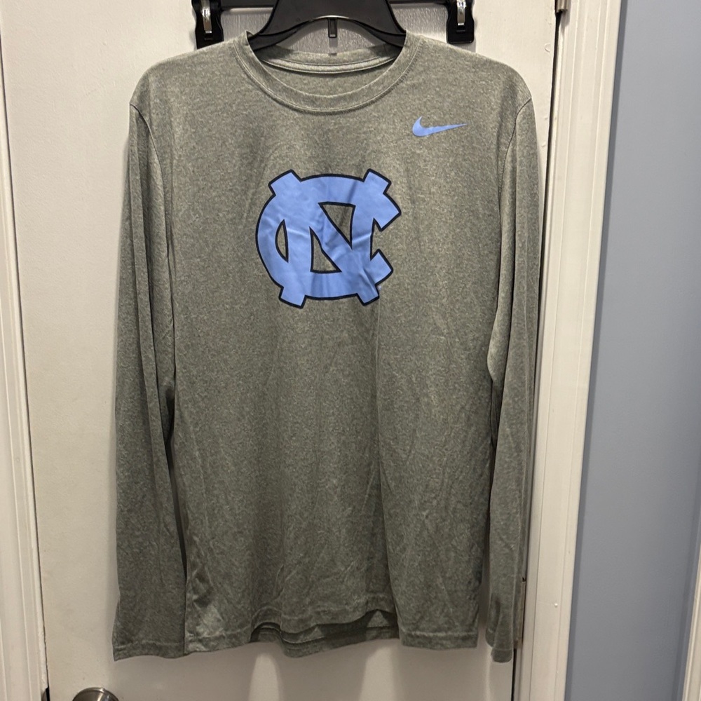 Nike Men's Heather Gray Long Sleeve with Light Blue Logo size large